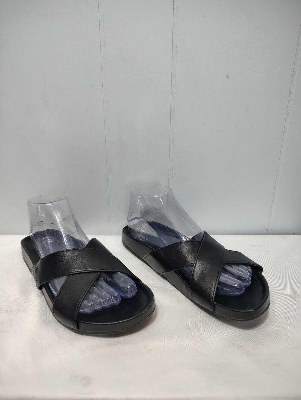 Birdies Black Leather Crisscross Slides Women’s Size 7.5 Comfort Sandals‎
